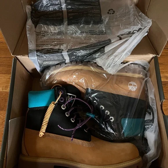 💕NWT💕Timberland Boot 6-inch Premium Waterproof In Wheat/black/turquoise UNISEX - Picture 7 of 9